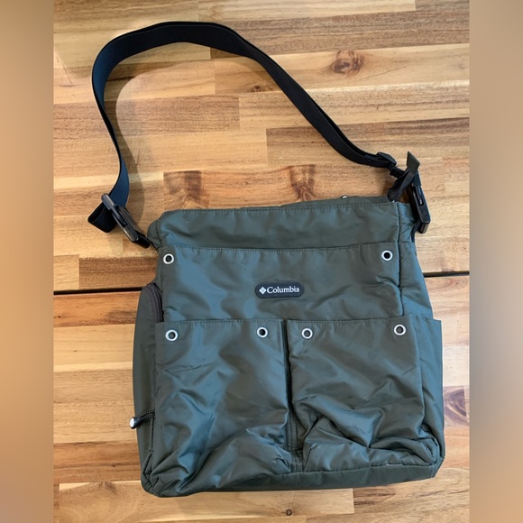 Columbia Diaper/ Messenger Bag| Hunter Green - Picture 3 of 16